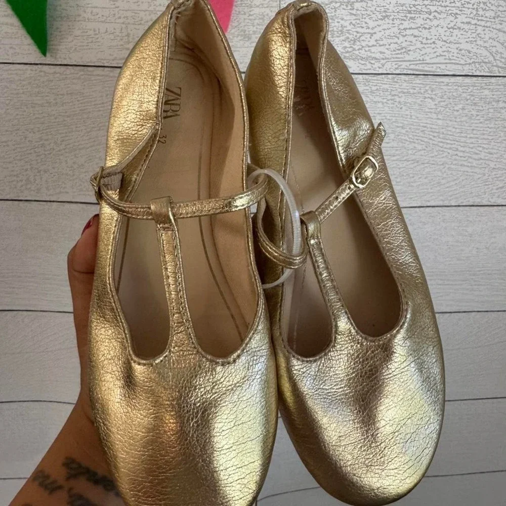 Zara girls gold metallic flats 13.5c